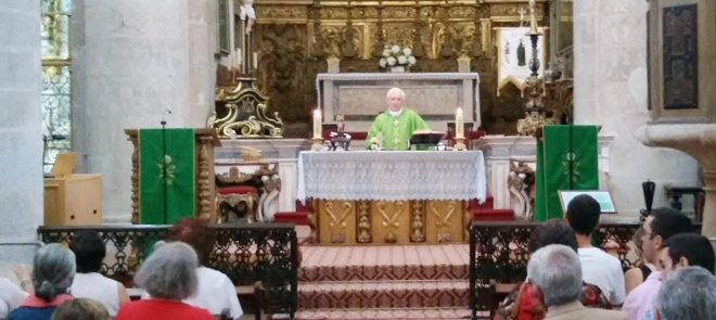 8 de dezembro, na Igreja de Santo Antão, em Évora: Imposição do Escapulário (com catequeses)