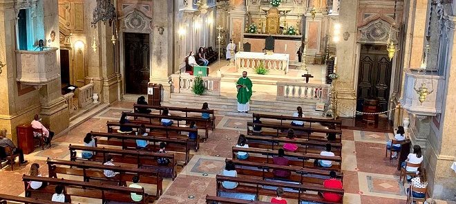 Covid-19: Conferência Episcopal recomenda o distanciamento entre participantes nas celebrações do culto público católico