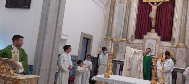 P. Rodrigo Oliveira celebrou Missa em Mora