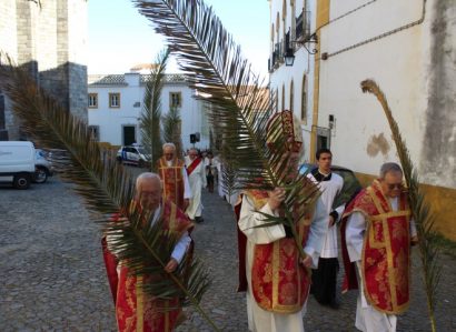 Celebração de Domingo de Ramos na Catedral de Évora no início da Semana Santa 2023